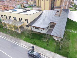 Copertura aggraffata in alluminio. Cantiere Conza della Campania (AV)